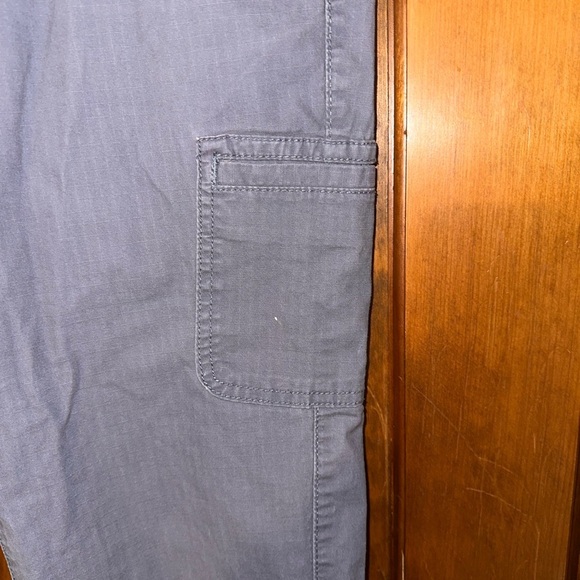 Eddie Bauer Women’s Cargo Capri Pants | Size 7 | 
Blue-Gray Utility Style - Picture 4 of 8